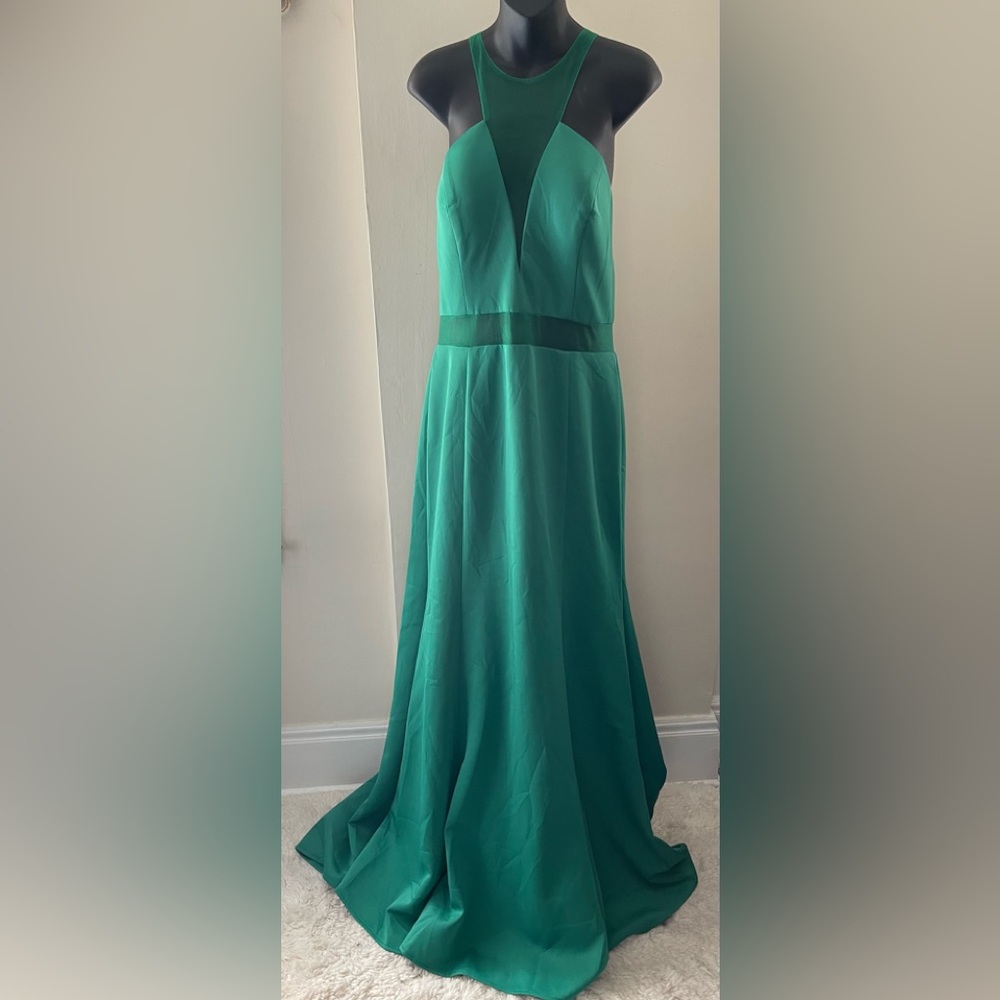 Elegant Emerald Green Halter Evening Dress